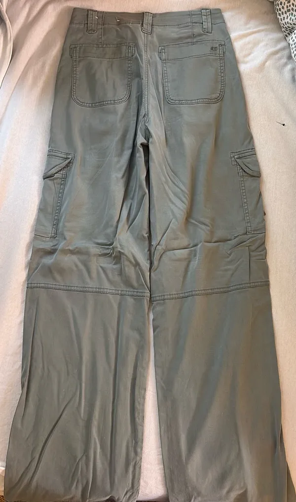 American Eagle Green Cargo Pants Olive Women’s - Image 3