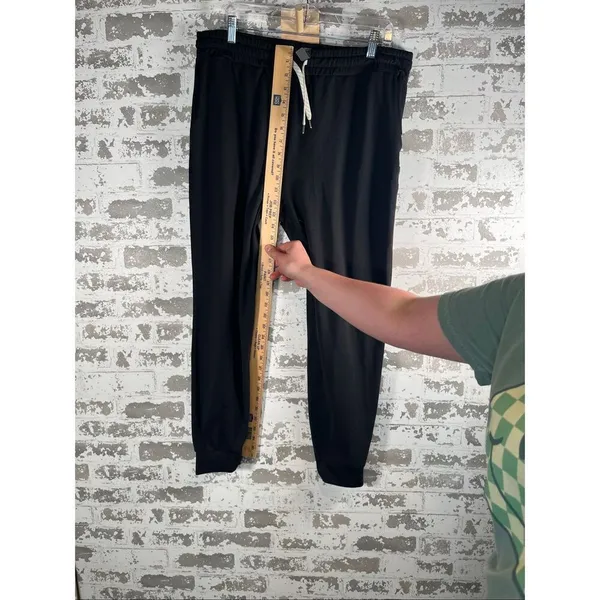 Vuori | women black jogger sweat pants - Image 4