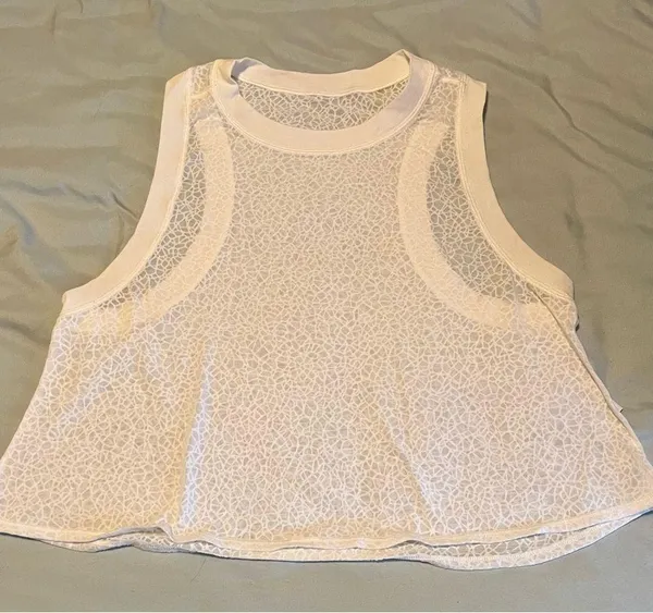 Lululemon Lightweight Sleeveless Crop Top - Image 3