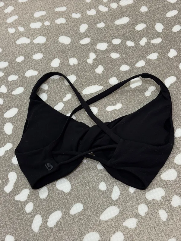 Buffbunny twist front glow sports bra strappy open back workout criss cross onyx - Image 4