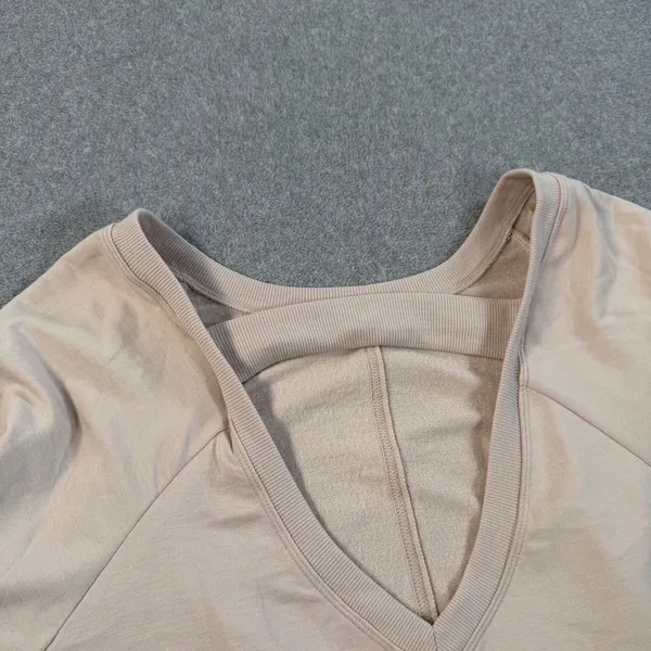 Yogalicious Stephanie Hi-Low Sweatshirt Women's Small Beige New Pullover - Image 9