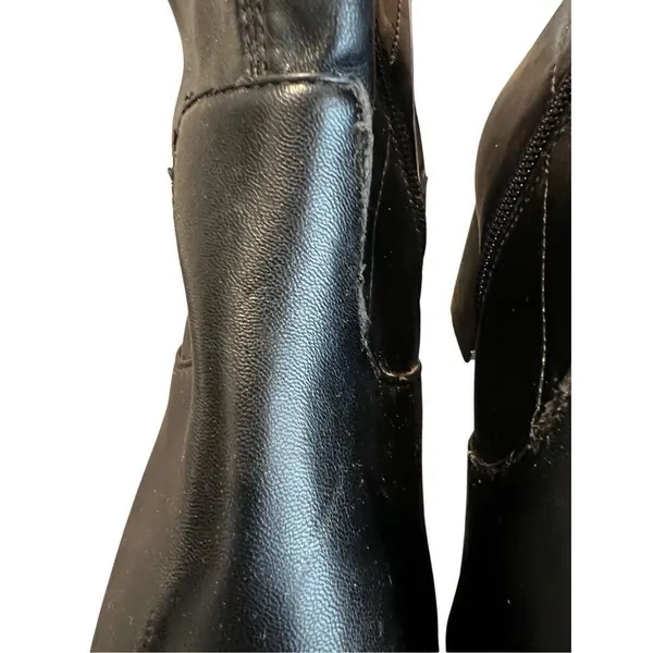 TIME and TRU black ankle Boots Size 6 - Image 4