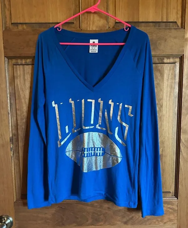 Victoria’s Secret pink Detroit Lions, NFL long sleeve shirt, size medium! - Image 6