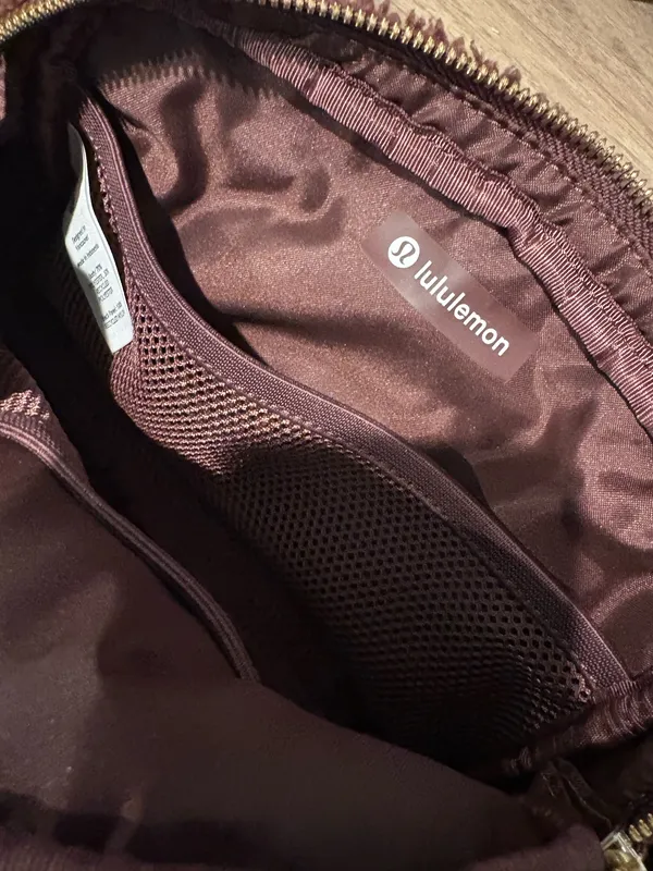 LULULEMON EVERYWHERE BELT BAG *FLEECE IN BURNT EARTH/Brown - Image 7