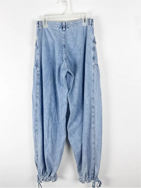 FREE PEOPLE Lotus Balloon Cuffed Hem Denim Blue Jeans Size 24 Boho Whimsical - Image 2