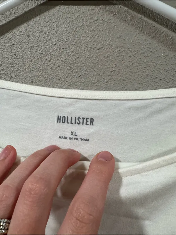 NWT Hollister Slash Neck White Butterfly Graphic Long Sleeve Tee - Image 4