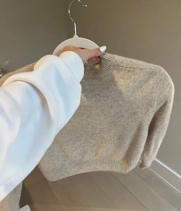 Halara Sweater - Image 3