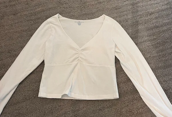 Brandy Melville White Gina Long Sleeve Top - Image 3