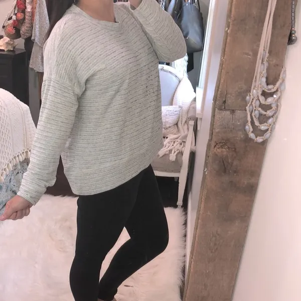 Aerie size medium oversized grey cozy sweatshirt - Image 3