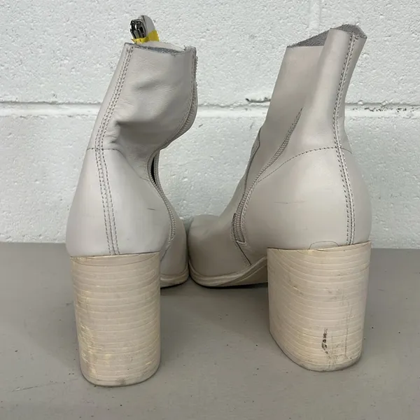 Steve Madden sz9 ivory bone CATE western heeled booties boots side zip leather - Image 4