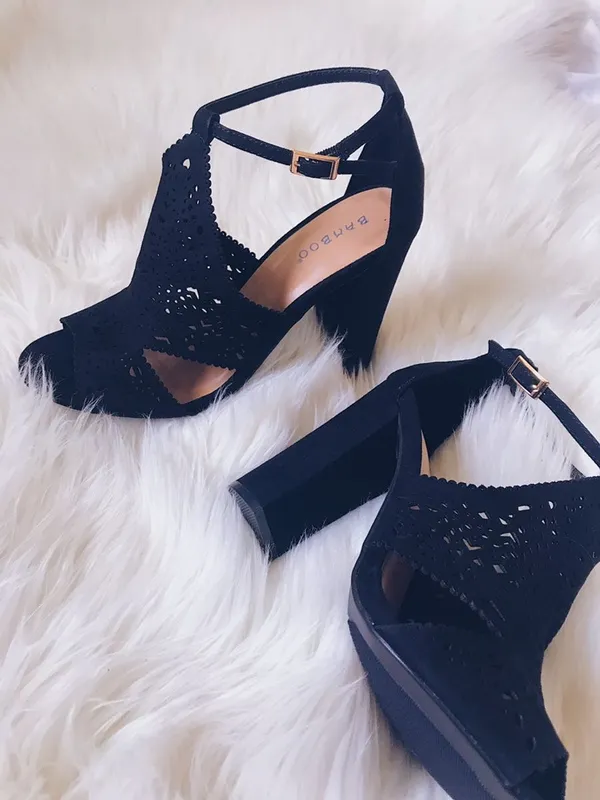 Black suede Heels 7.5 - Image 4
