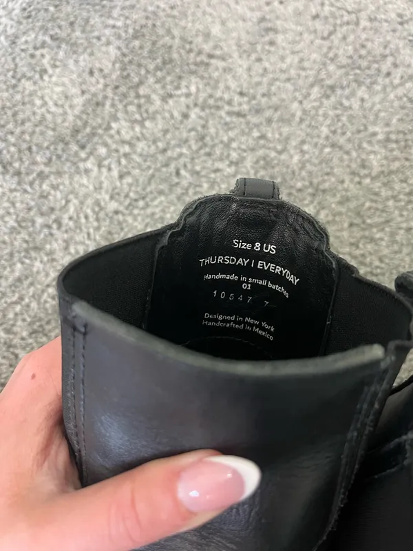 Black Duchess Thursday Boot Size 8 - Image 4