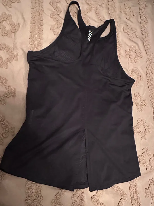Under Armour Black Tank Top - Image 3
