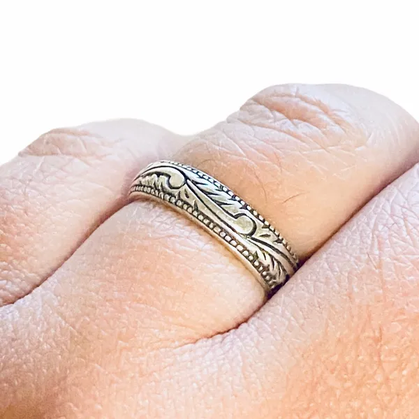 Genuine 925 Sterling Silver Ring Woman's Elegant Fine Ring Sz 7.5 - Image 3