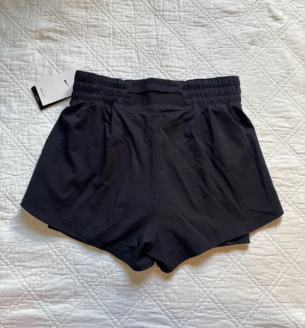 Nike Dri-Fit Loose Fit Athletic Shorts - Image 4