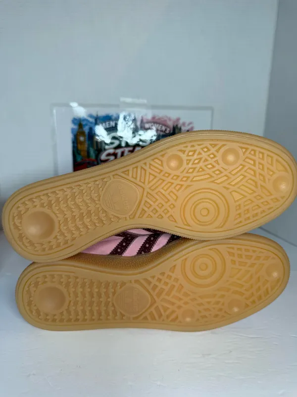 Women’s Adidas Muenchen size 7W - Image 6