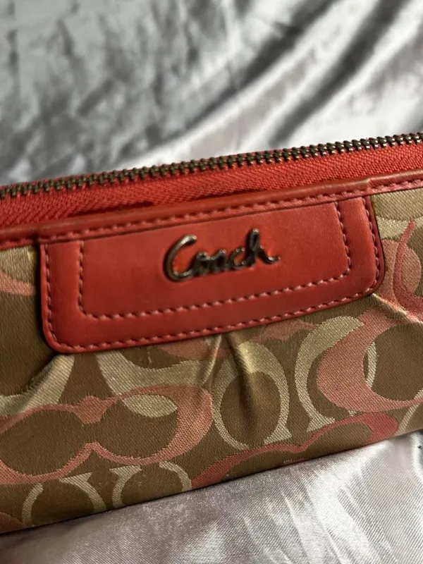 Vintage Y2K Coach Signature Coral Khaki Two Way Shoulder Bag and Matching Wallet - Image 4