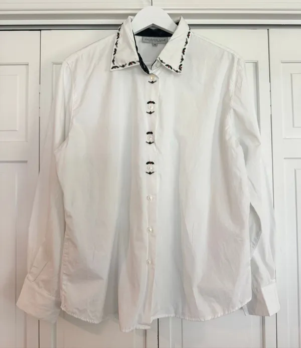 Northern Isles white cotton holly embroidered neckline button down 16 - Image 2