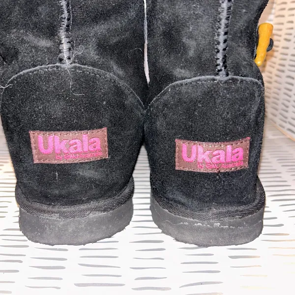 Ukala by EMU Australia Taj Low Black Suede Merino Wool Toggle Boots Womens 9 - Image 5