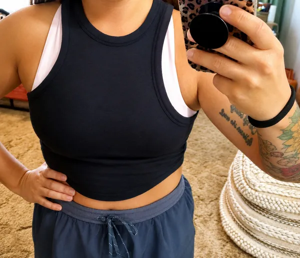 Lululemon Black Cropped Racerback Tank Top Size Medium - Image 4