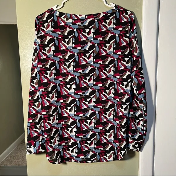 Loft Women's Size Small Long Sleeve Blouse Chest Pocket Black White Blue Floral - Image 6