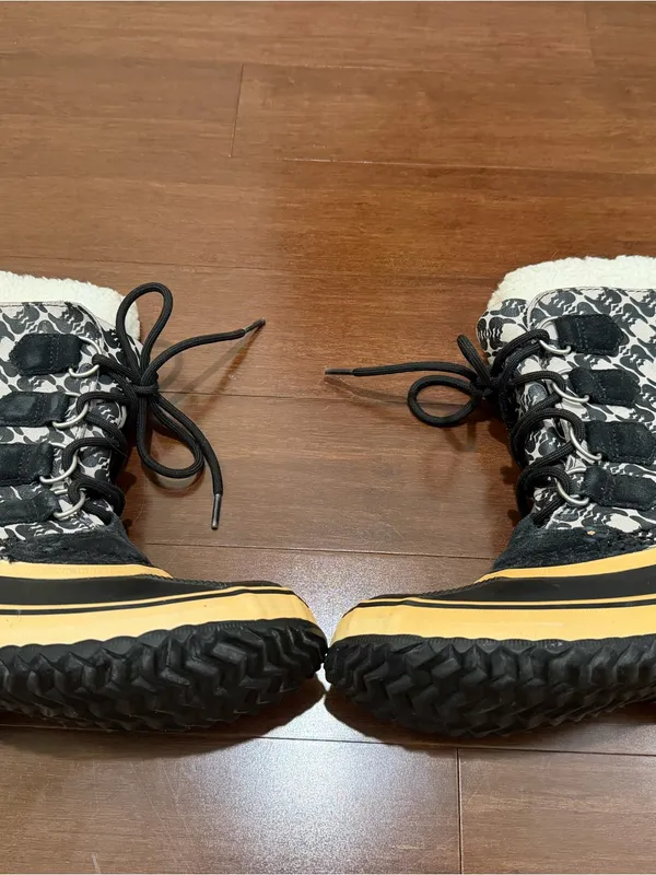 Sorel Women’s 1964 Pac Graph Black and Cream Lace-Up Insulated Winter Boots - Image 3