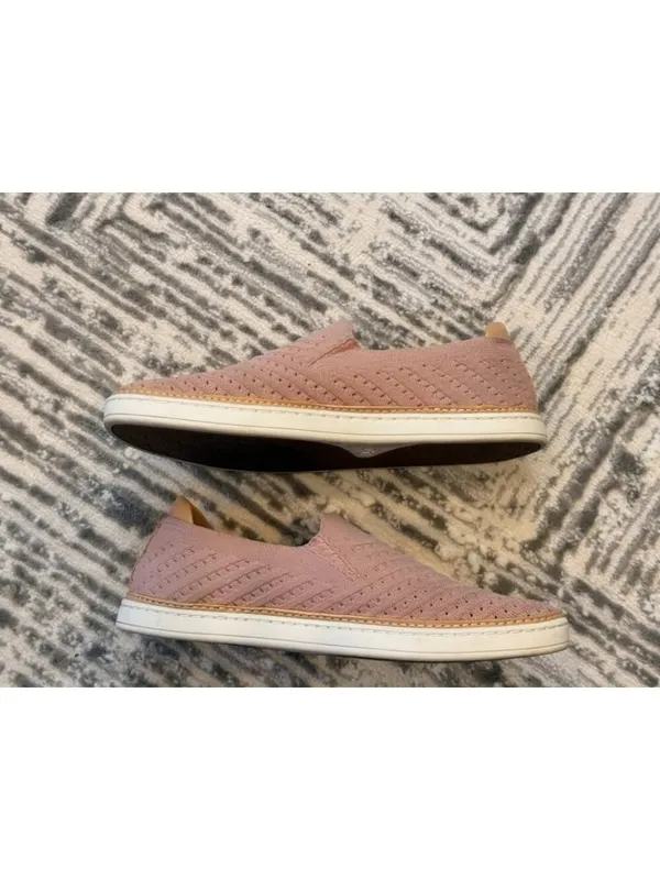 UGG women's size 8 Sammy Chevron Sneaker 1102560 - Image 4