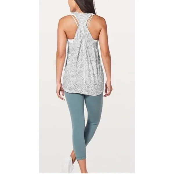 Lululemon Essentials Pleated Racerback Tank Top Sz 6 Tiger Space Dye Hail White‎ - Image 2