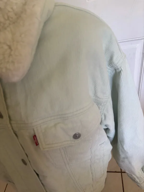 Large Levi's Meadow Mist Sherpa Baby Baggy fine-wale corduroy Trucker Jacket - Image 2