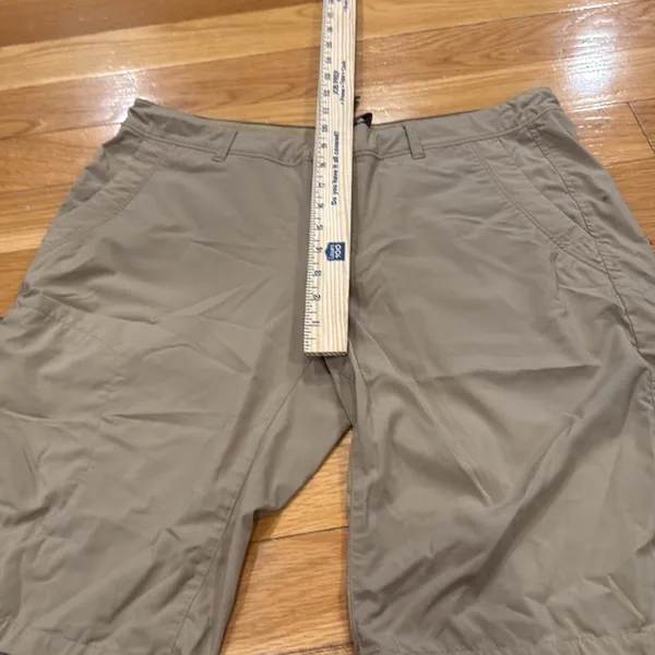 Rei women’s tan shorts size 12. - Image 7