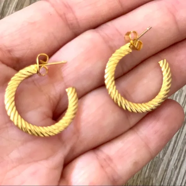 Small gold tone hoops - Image 3