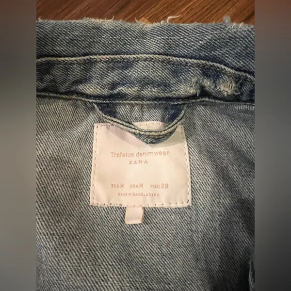 ZARA Distressed Denim Blue Jean Jacket medium - Image 2