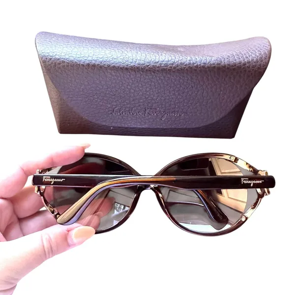 SALVATORE FERRAGAMO Oversized Oval Sunglasses w Case‎ - Image 3