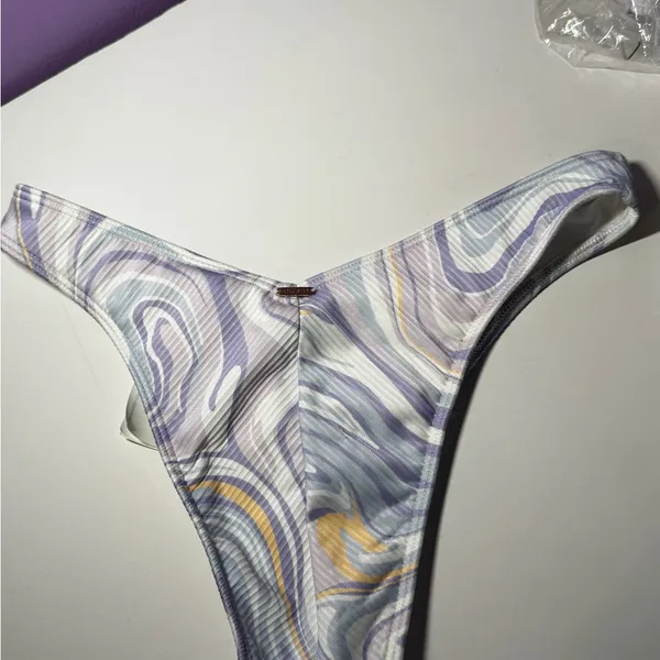 Hollister Women's Lavender Swirl Bikini Bottom - Image 5