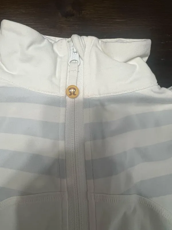 Lululemon Jacket Full-Zip - Image 2