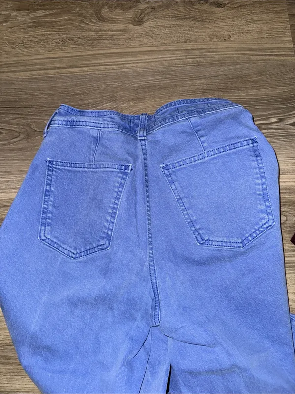 Madewell Wide-Leg Jeans in Medium Blue Wash - Image 3