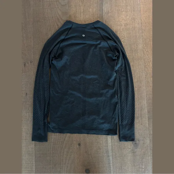 Lululemon gray long sleeve polka dot sleeve shirt - Image 2