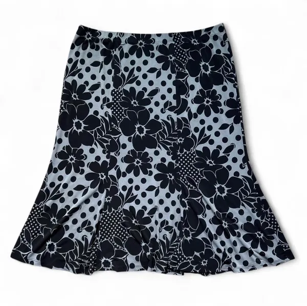 Casual Land light blue midi flare skirt with black polka dots & floral hibiscus print - Image 2