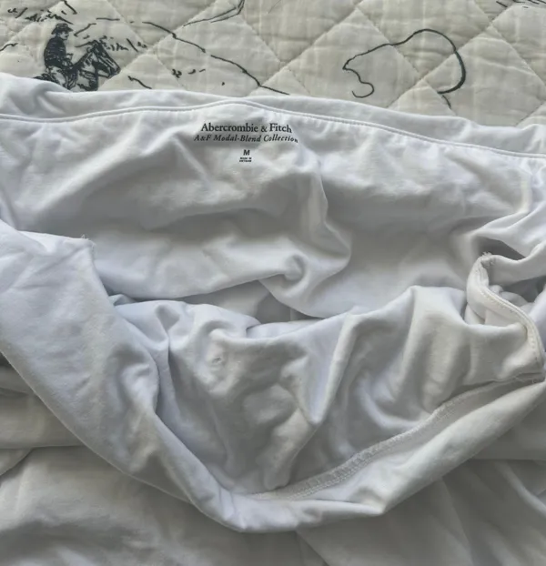 Abercrombie & Fitch Off-Shoulder Top - Image 3