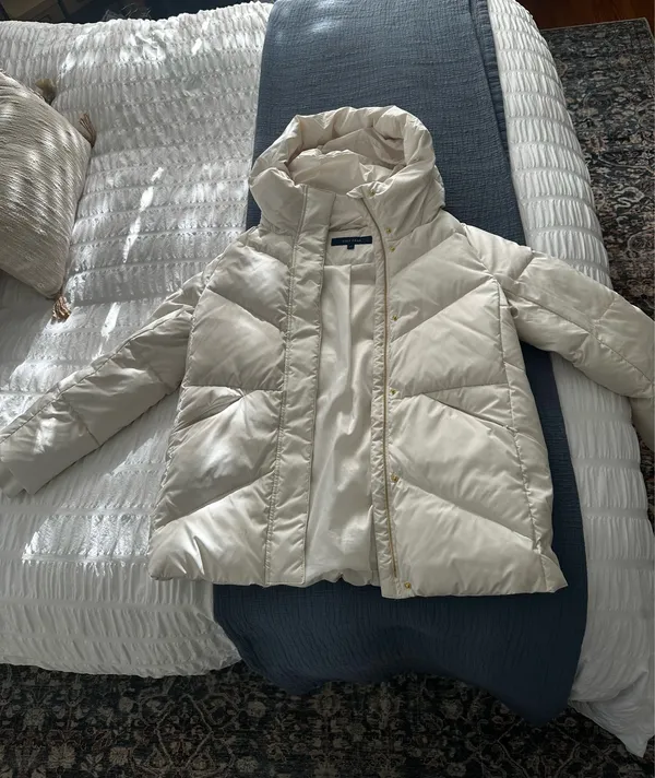 White Cole Haan Puffer Jacket - Image 5