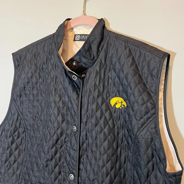 Gear For Sports Iowa Hawkeyes Quilted Vest Black Women's XL Snap Front NCAA Logo - Image 2