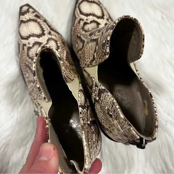 Vince Camuto Gigietta Snakeskin Ankle‎ Booties Pointed Toe Block Heel Tan 6M - Image 8