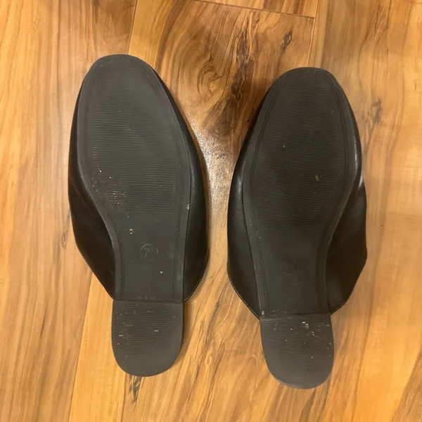 Target Black mules with gold chain - Image 2