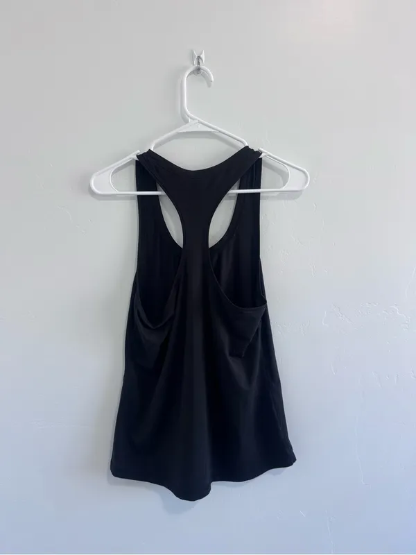 Vuori Black Racerback Tanktop Medium - Image 4