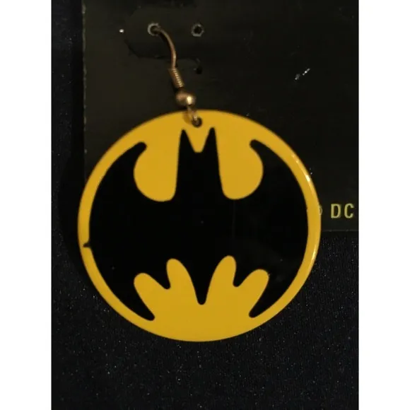 VTG DC Comic 1964 Rosecraft‎ Black Yellow Bat Symbol Batman Metal Earrings - Image 5