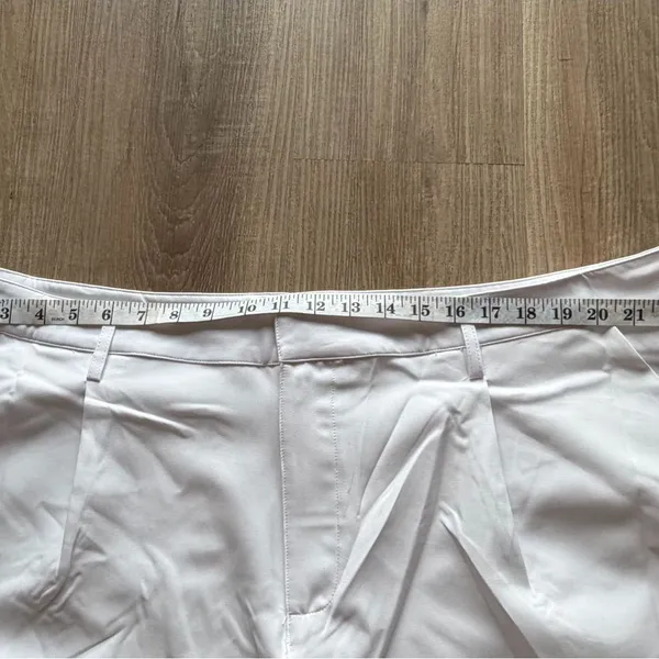 High-Rise White Trouser‎ Shorts - 20W - Image 3