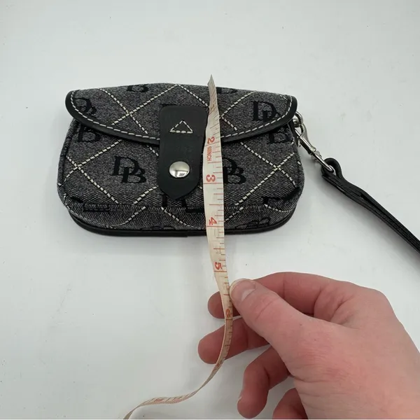 Dooney & Bourke‎ Signature Quilt Flap Wristlet Authentic Vintage Denim pouch y2k - Image 6