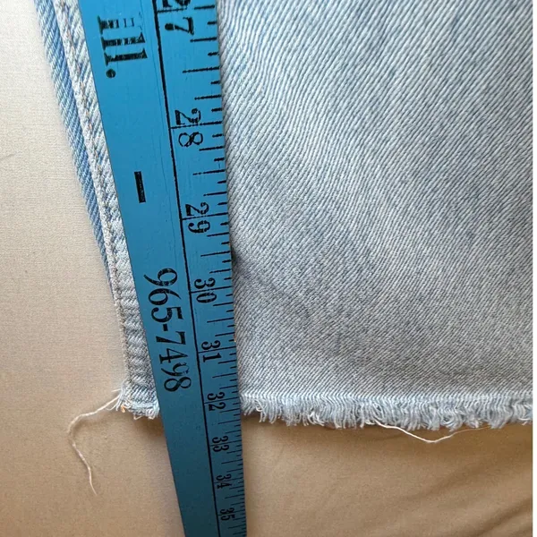 Zara High Rise Wide Leg Jeans Light Wash Blue Raw Hem Size 6 - Image 9