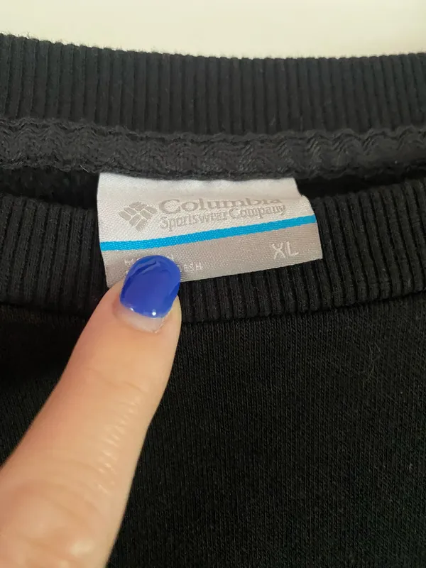 Columbia Women’s Sweatshirt  - Image 2