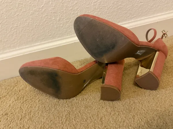 Lulus Mauve Suede Heels with Gold Accents - Image 5
